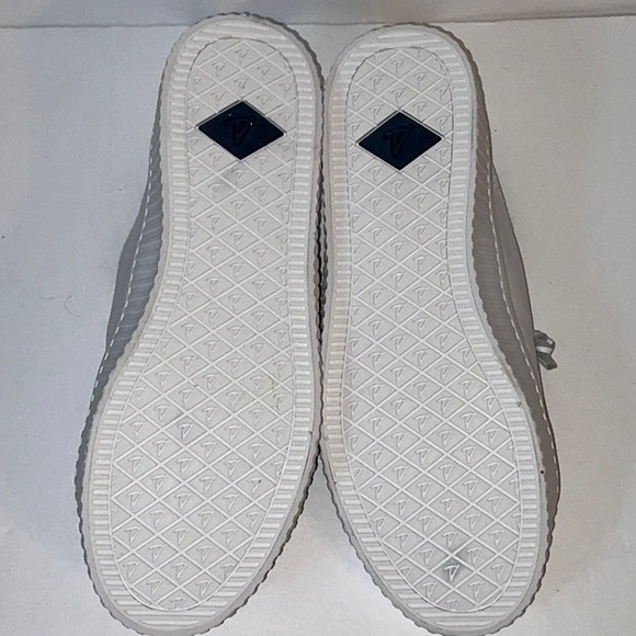 Sperry, White Leather Sneakers, Women’s Size 7. - Picture 11 of 11